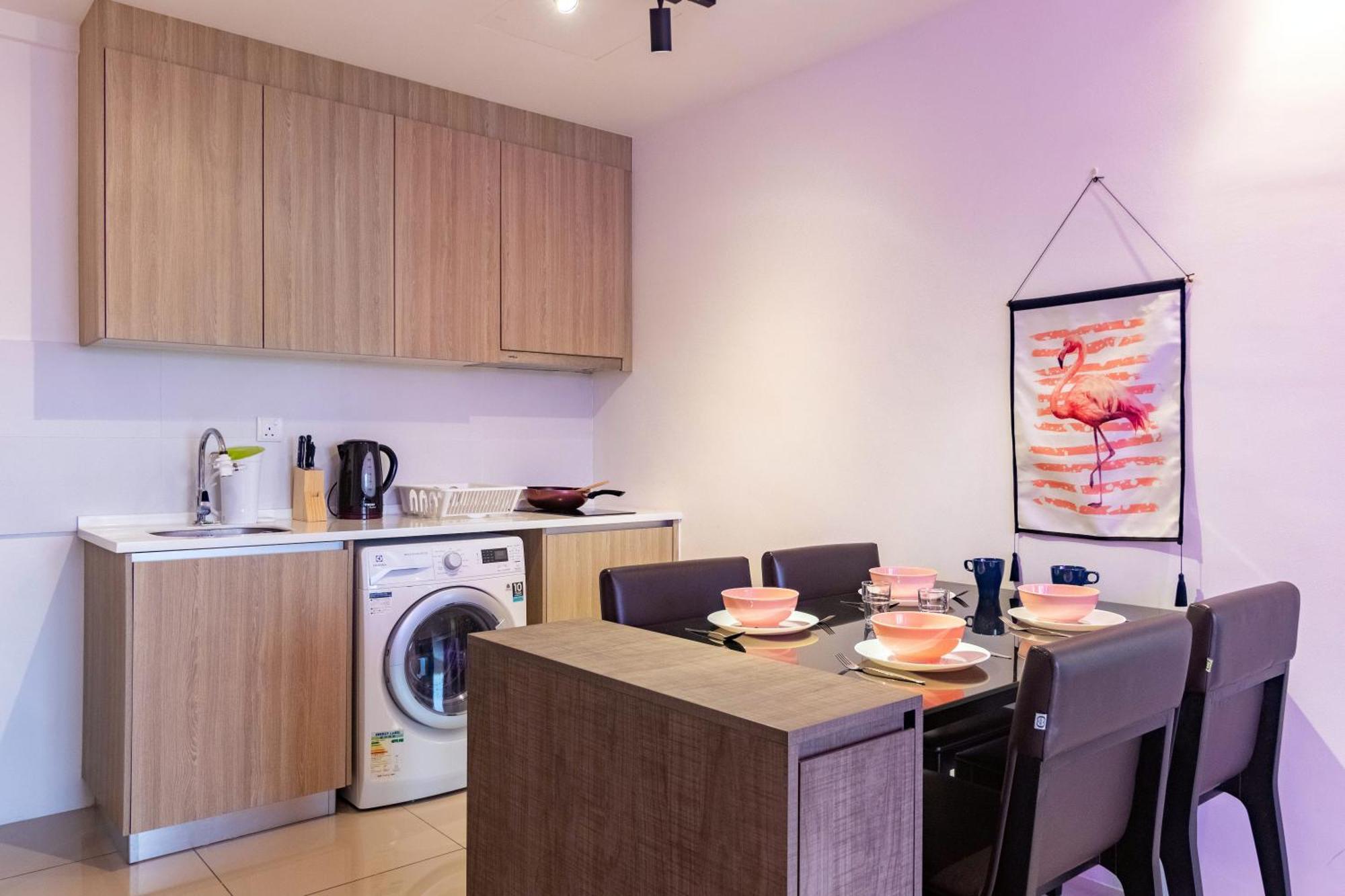 Tropicana 218 Macalister X Airlevate Suites 조지타운 객실 사진