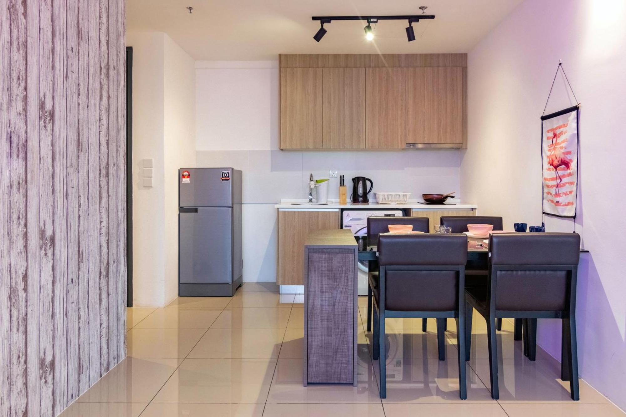Tropicana 218 Macalister X Airlevate Suites 조지타운 객실 사진