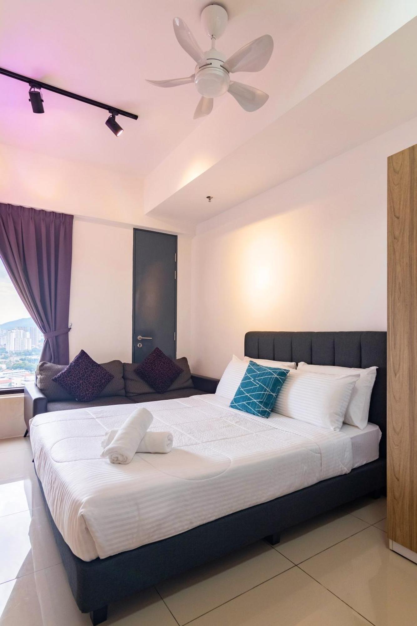 Tropicana 218 Macalister X Airlevate Suites 조지타운 객실 사진