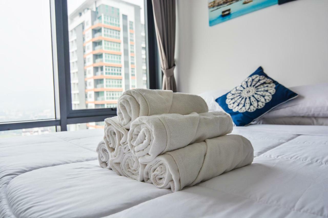 Tropicana 218 Macalister X Airlevate Suites 조지타운 외부 사진